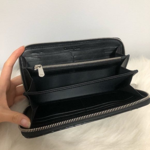 $550 Christian Dior black patent leather wallet - Picture 10 of 11